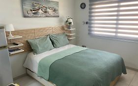 Nissi Breeze